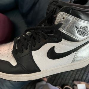 Nike Jordan 1s 9.5 shoes